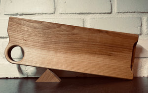 Ensemble de deux  planches à Tapas en bois de merisier. Elle sont aussi utilisée pour sushi, cocktail, vins et fromage. Dimensions 16" X 5-5/8"X7/8"